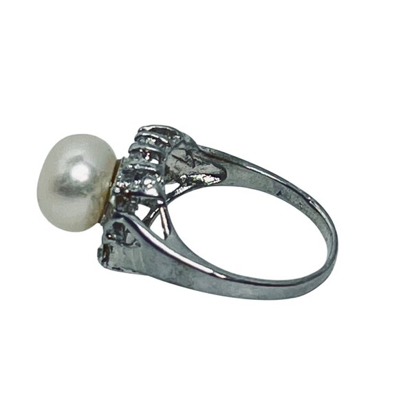 Silver Tone Faux Pearl And Clear Rhinestone Statement Ring Size 6 (R450) - Picture 8 of 8